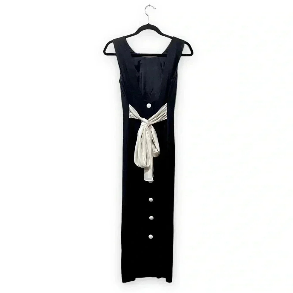Elegant Black and White Maxi Dress